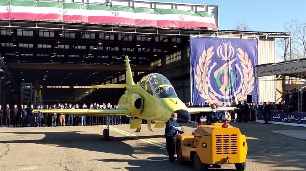 Iran-Defense Ministry-Yasin training jet