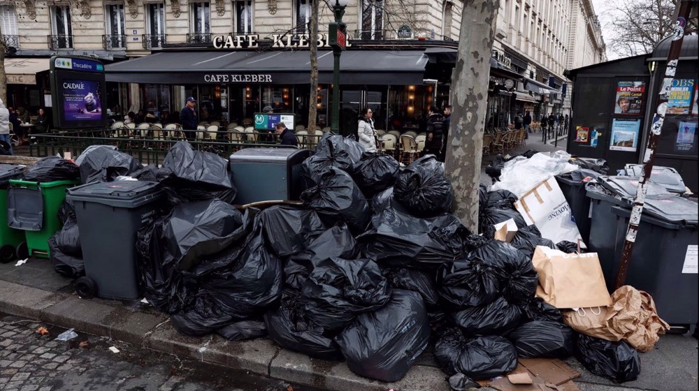 Les ordures s'accumulent à Paris