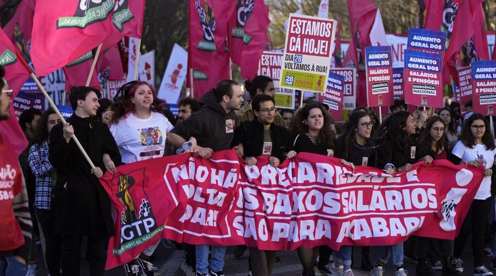 Thousands hold fresh protest in Portugal, demand higher wages