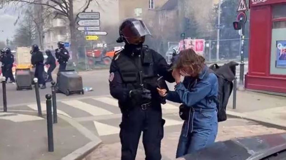 Violences policières contre les manifestants en France: l’Iran condamne