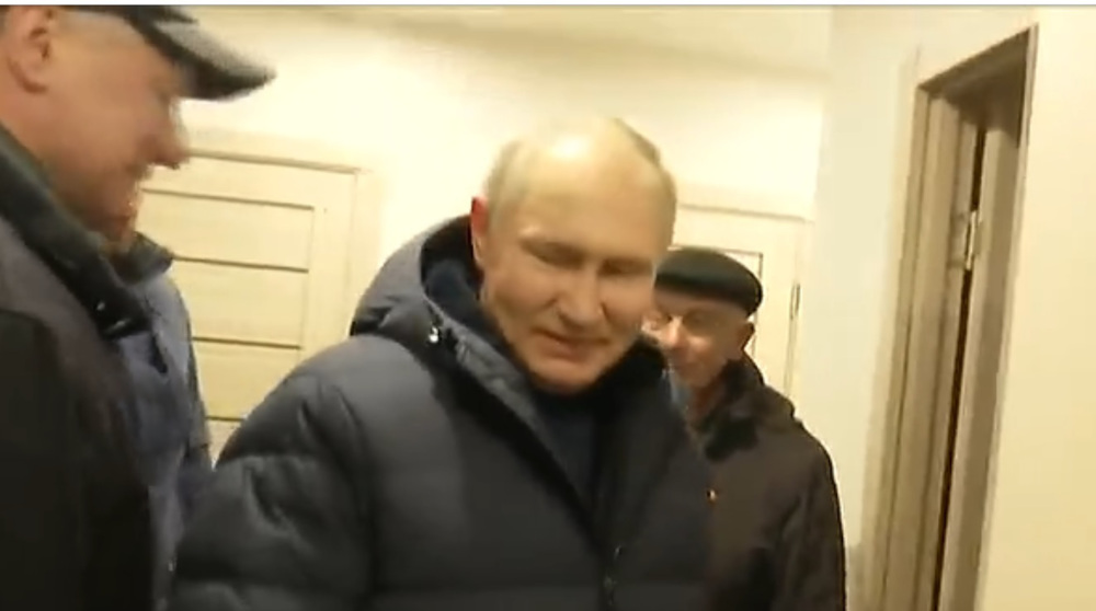Putin makes surprise visit to Mariupol in eastern Ukraine after ICC arrest warrant
