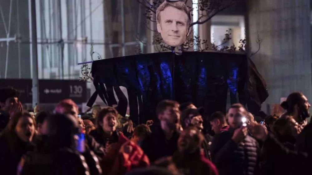 France: le sort de Macron entre les mains du Parlement