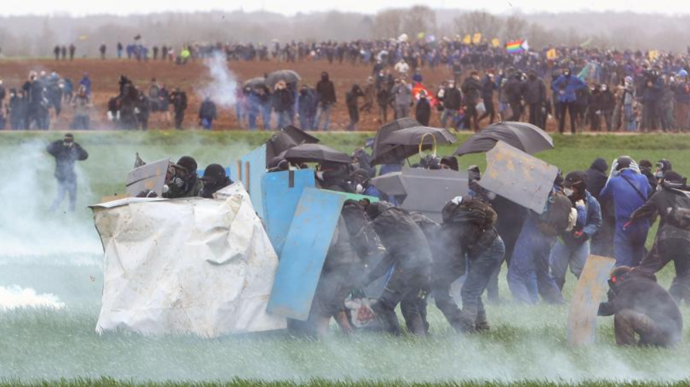 France: manifestants blessés laissés pour mourir