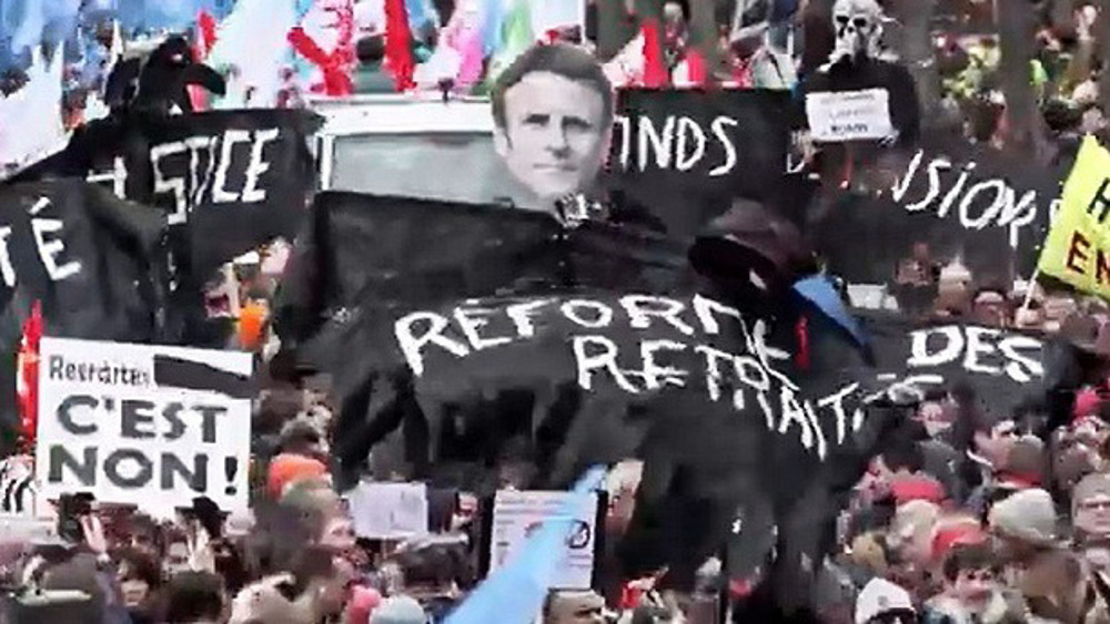 Nationwide strikes in France in opposition to pension reform