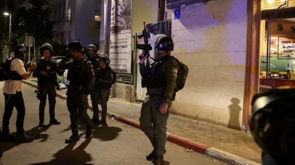 Three Israeli settlers wounded, one critically, in central Tel Aviv shooting