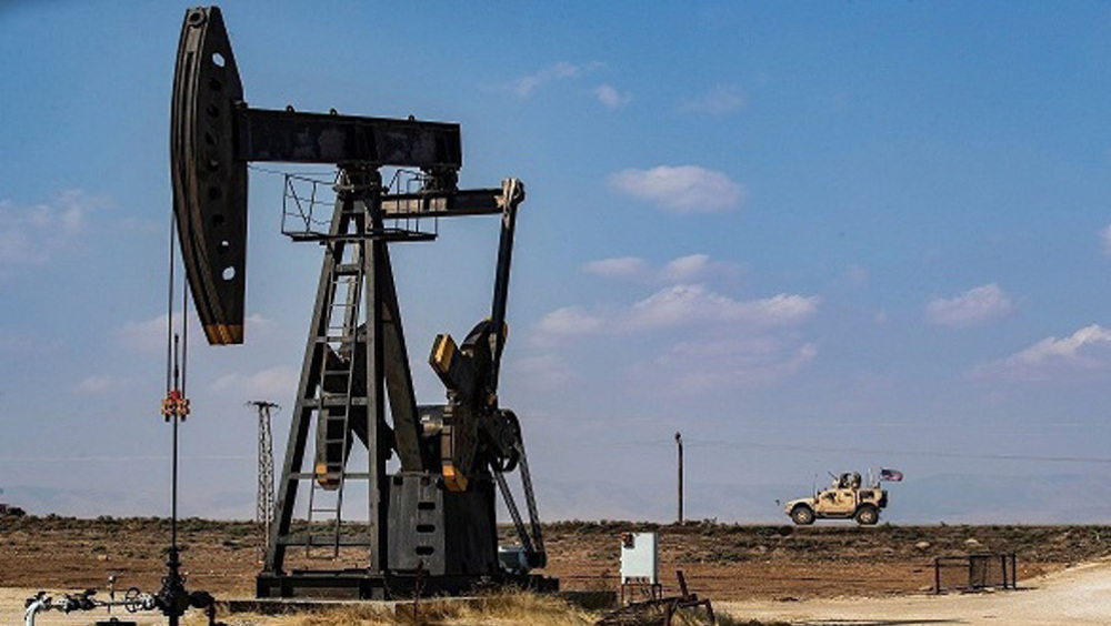 US forces smuggle new batch of stolen Syrian oil into Iraq 