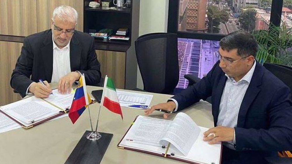 Iran, Venezuela sign new MoUs to expand oil cooperation