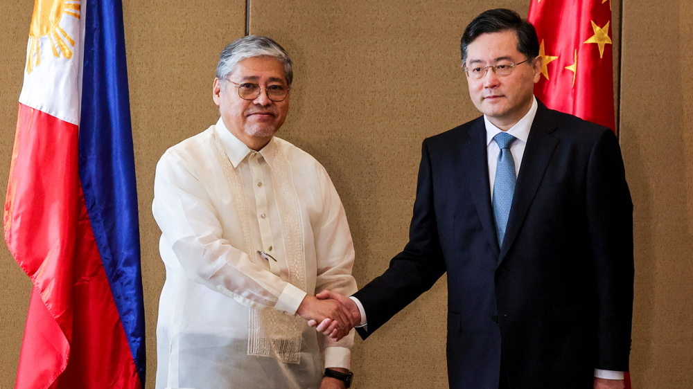 China, Philippines promise to resolve maritime issues amid tensions