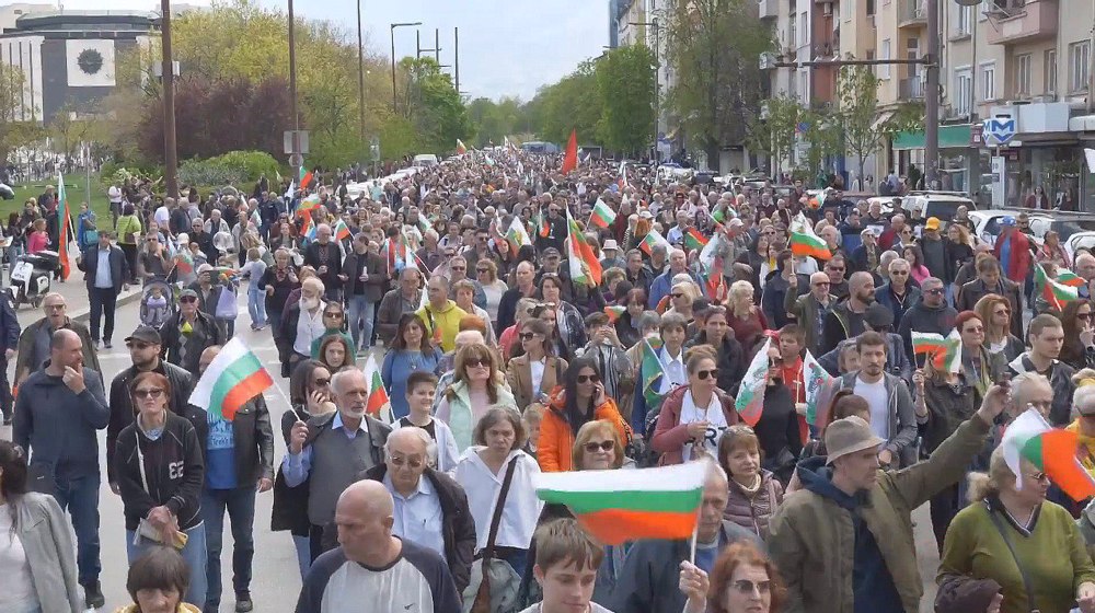 Bulgarians hit streets against US-led NATO, urge Sofia's neutrality in Ukraine war