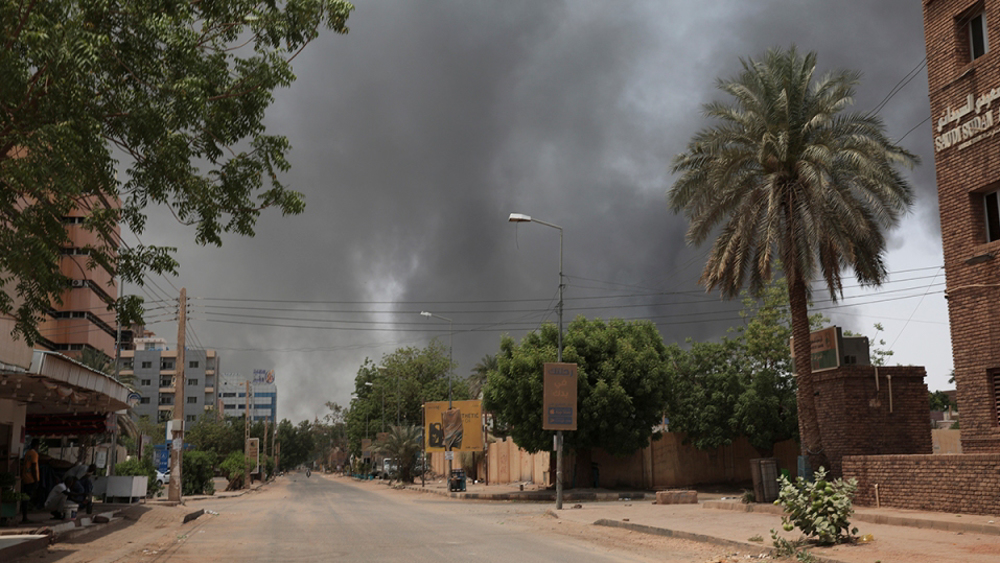 Heavy gunfire, explosions rock Khartoum after ceasefire extended