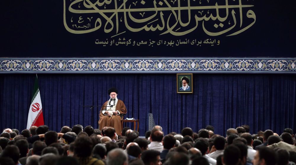 Leader of Islamic Revolution praises Iranian labor community