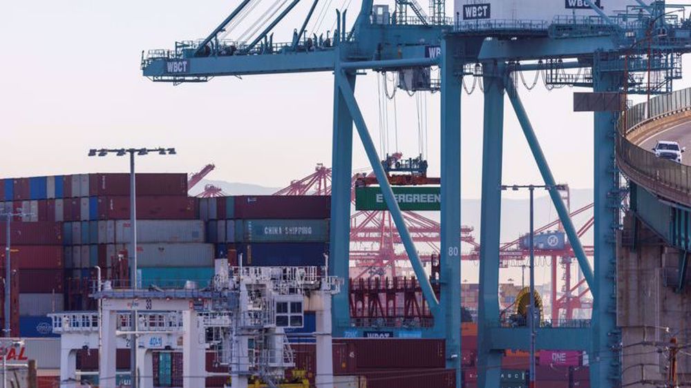 Top US shipping gateway mostly shuts due to port worker shortage