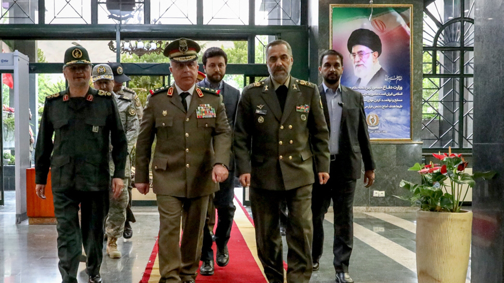 Defense chief: Iran ready to help Syria develop defense infrastructure