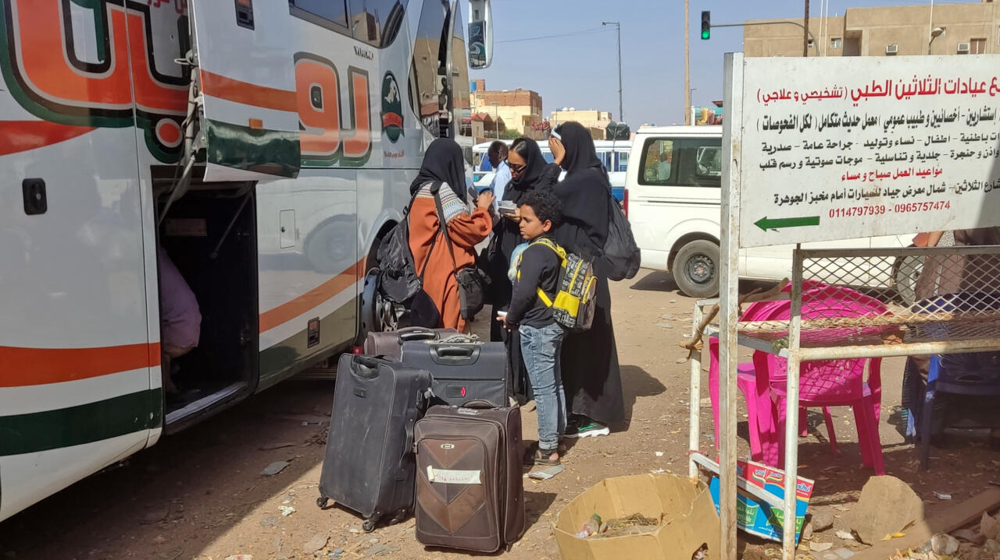 Displaced Sudanese double to 700,000 in a week: UN