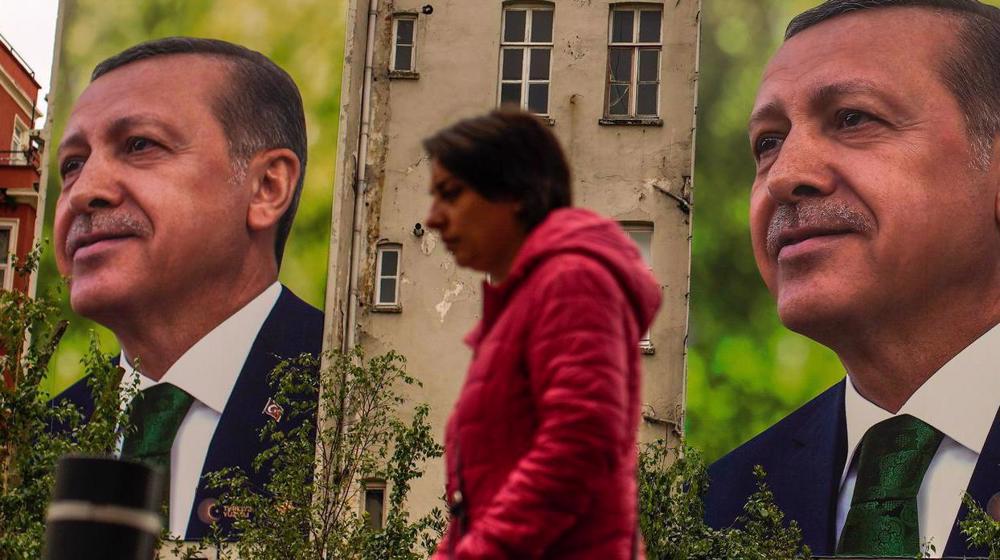 Turkish lira falls to record low amid prospect of Erdogan re-election