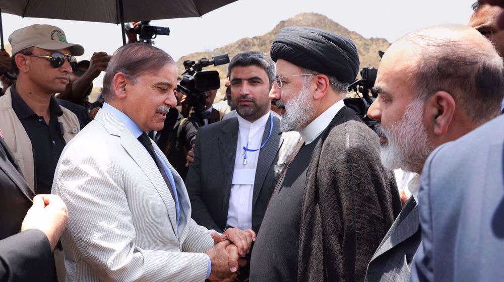 Opening border projects, Iran, Pakistan vow to boost ties