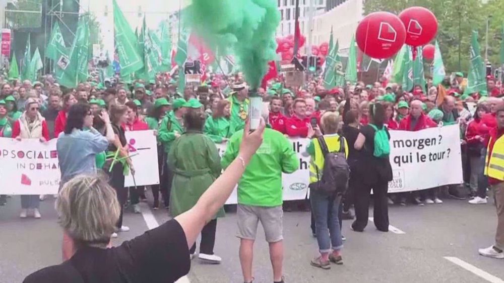 France: les demandes de grève générale se multiplient contre la réforme des retraites