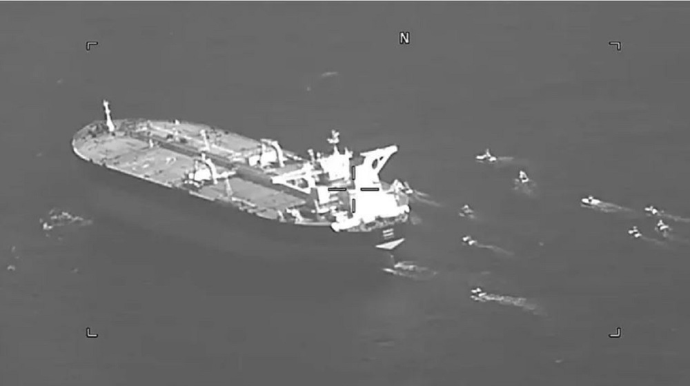 IRGC Navy seizes 'violator' oil tanker in Strait of Hormuz 