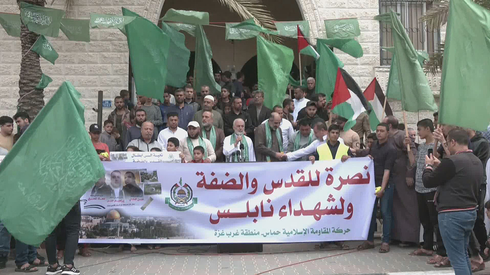 Vigil held in Gaza denouncing Israeli crimes in Nablus 