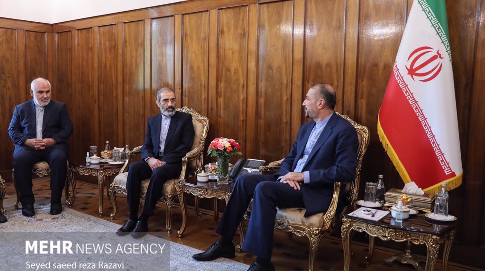 Le diplomate iranien Assadi rencontre Amir-Abdollahian
