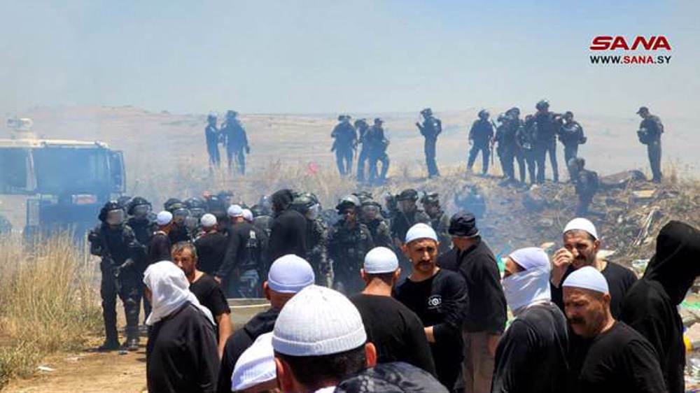 Dozens injured as Israeli forces attack Syrian protesters in occupied Golan Heights