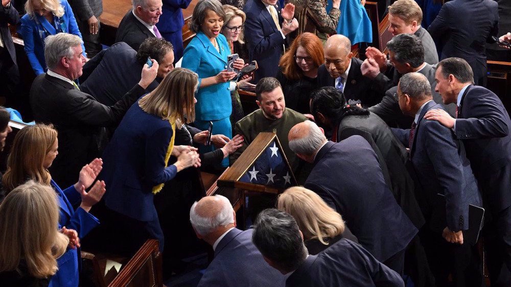 US Congress pushes Biden to supply cluster bombs to Ukraine