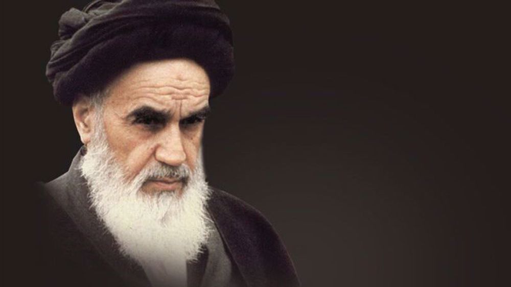 Pakistanis commemorate Imam Khomeini's 34th death anniversary