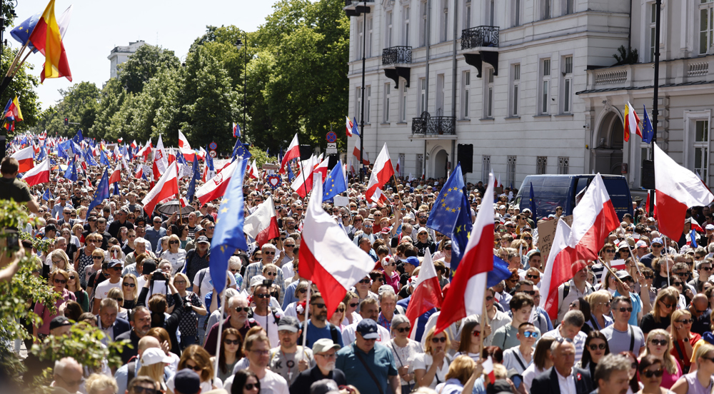 ‘Half million’ people stage anti-government protests in Poland