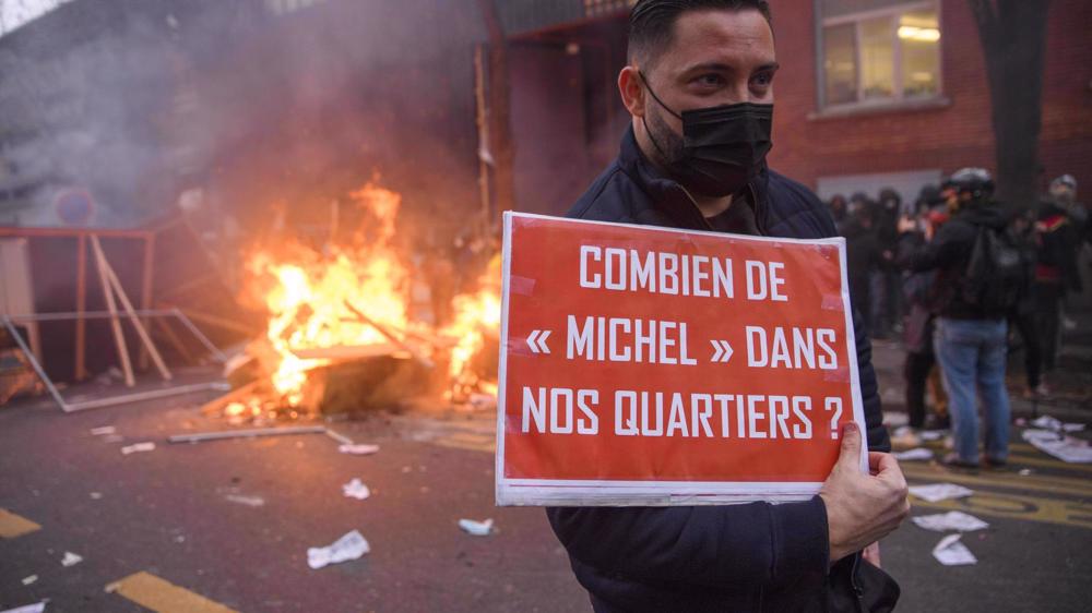 Macron utilise des moyens militaires pour réprimer les manifestations