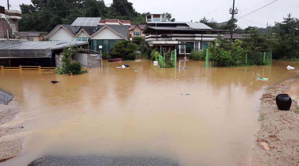 S. Korea landslides, floods kill 24, 10 missing, thousands evacuated