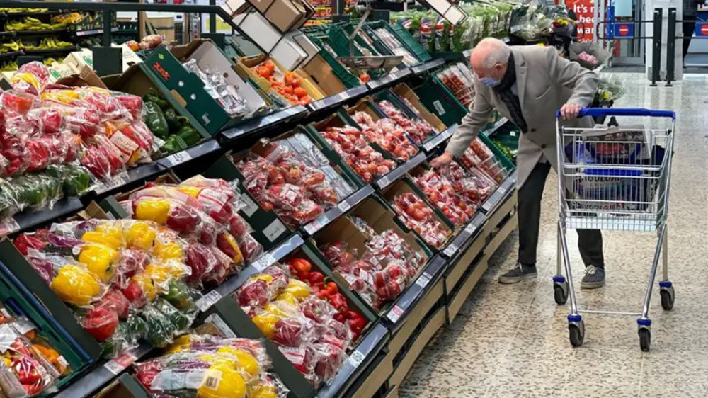 Consumer group: UK food prices up by as much as 175%, govt. action needed