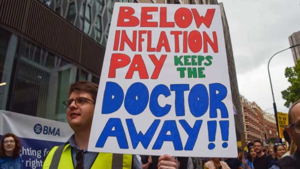 England's senior doctors turn down government's pay rise offer, plan new strike