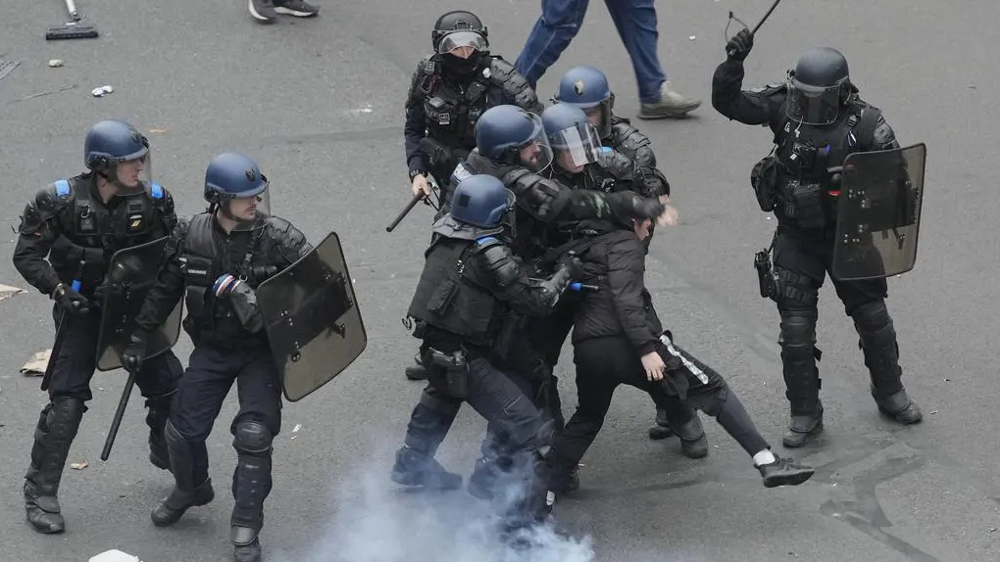 "En France, la police fonctionne comme une mafia"