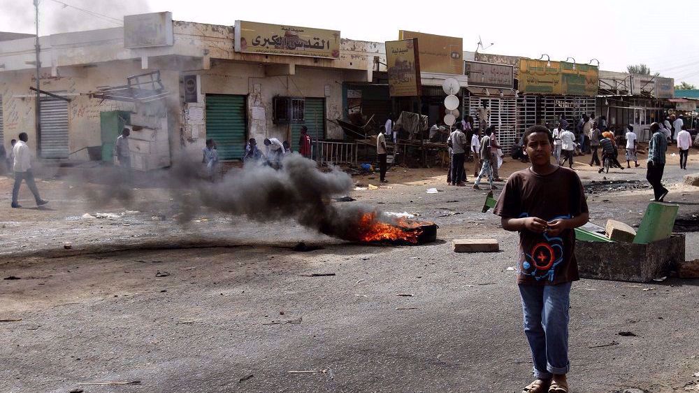 Heavy fighting between warring factions shakes Sudan's capital 