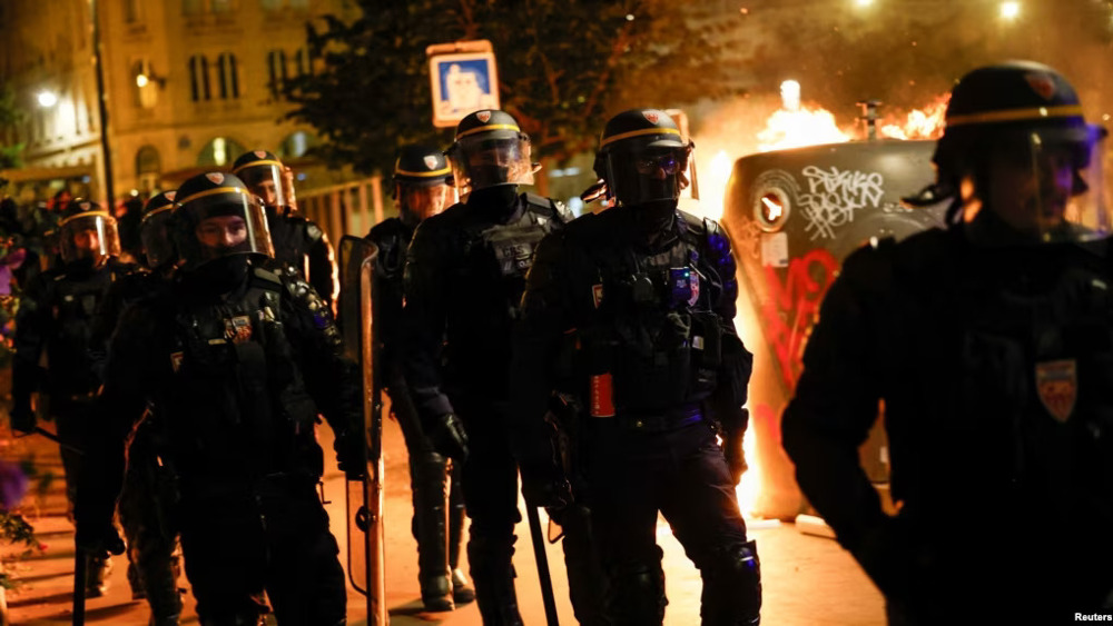 France: les maires appellent à la « mobilisation » contre les manifestations
