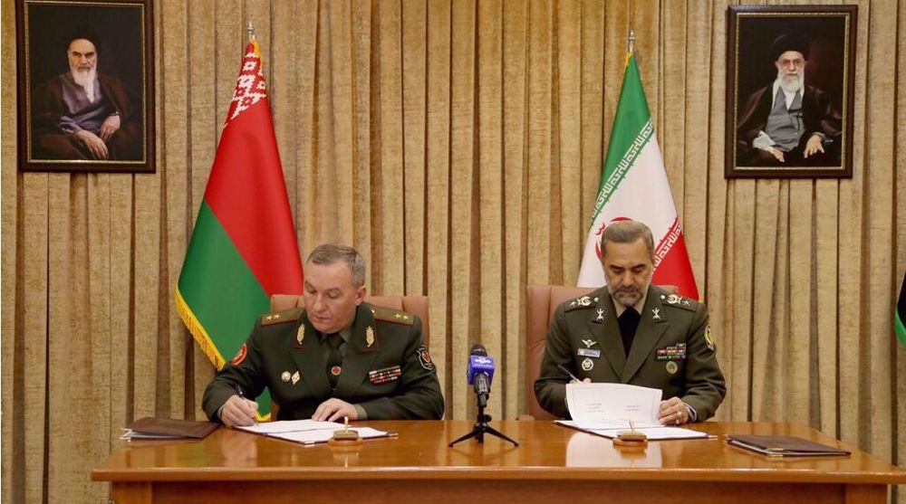 Iran, Belarus sign MoU to boost defense cooperation