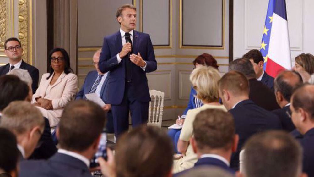 Macron: Je serai encore très prudent pour les jours et les semaines qui viennent