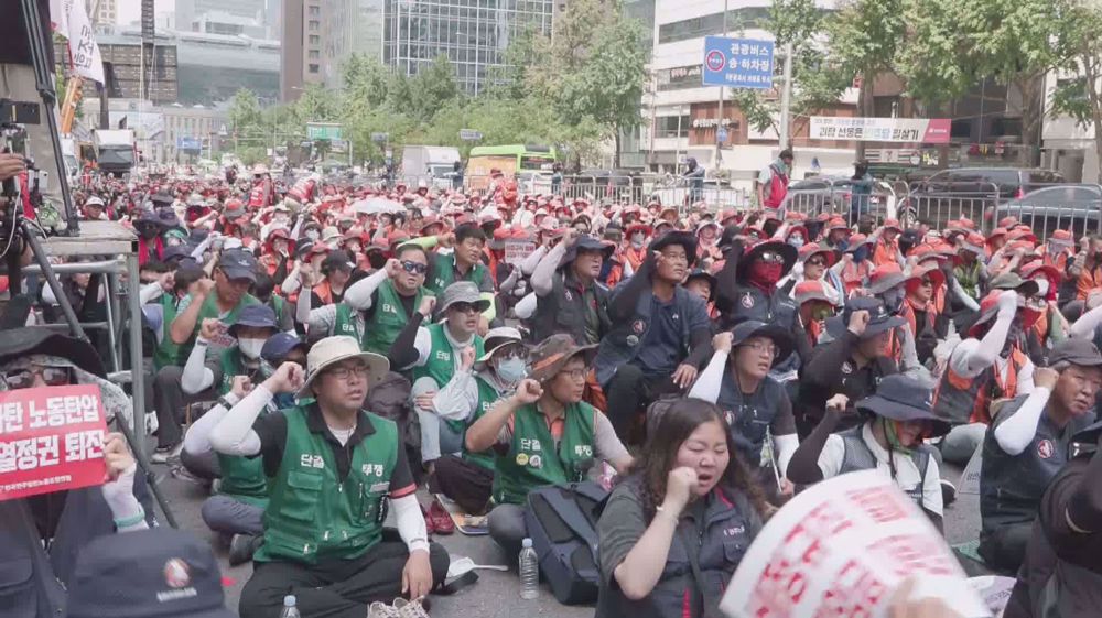 South Korean workers step up labor action