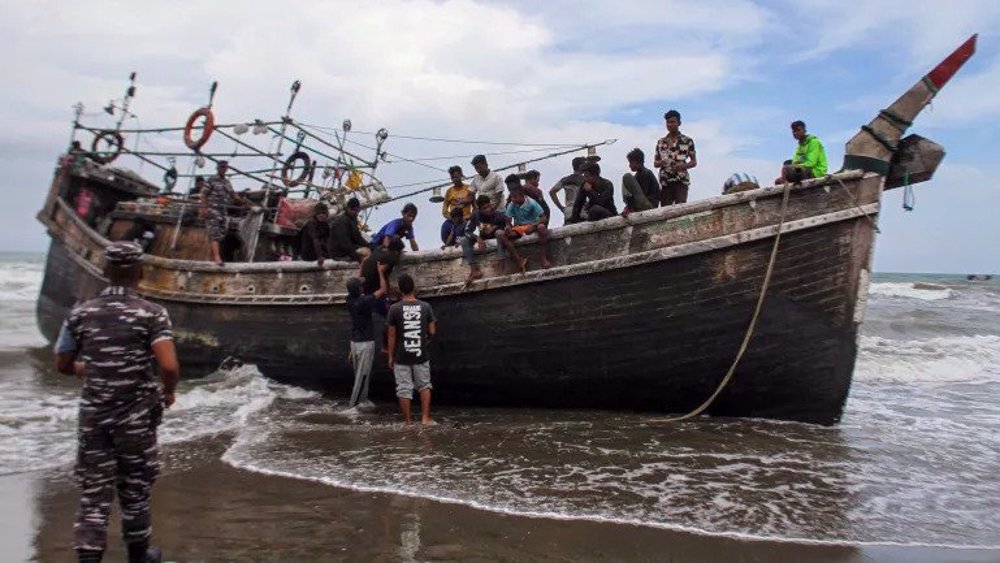 Several drown after Rohingya boat sinks off Myanmar: Rescuers