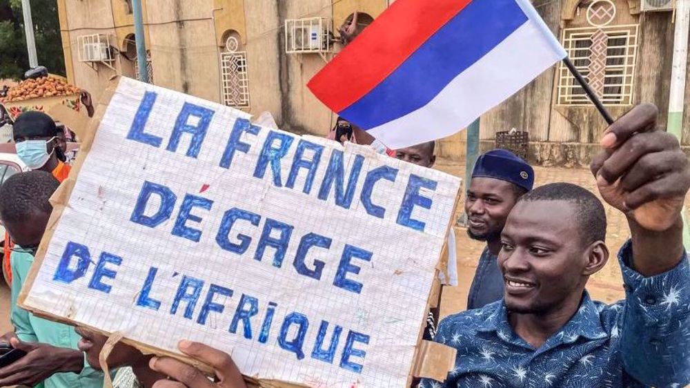 Niger: la France totalement désarmée 