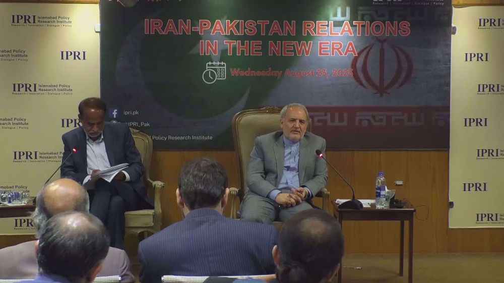 Iran vows to strengthen ties with Pakistan despite Western pressure