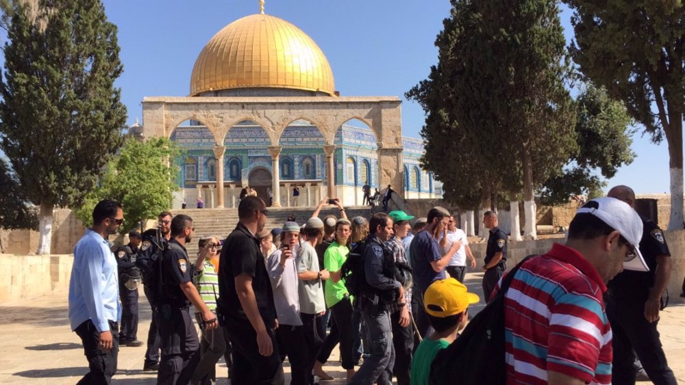 Over 170 Israeli settlers intrude into al-Aqsa Mosque