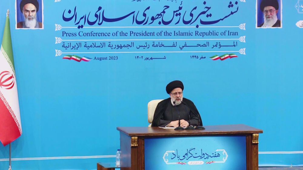 Iranian president hails foreign policy achievements