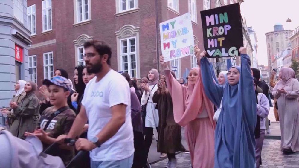 Danemark: les Musulmans manifestent contre l'interdiction du hijab 