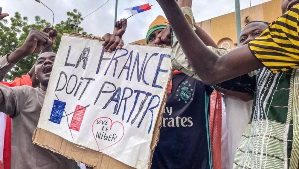 Paris n’a plus de place en Afrique (Presse française)