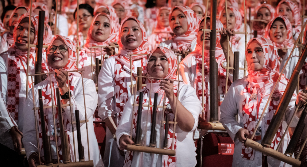 Indonesia breaks world record for largest angklung performance