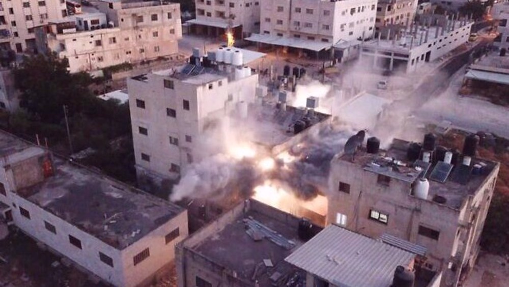 L'armée israélienne a fait exploser la maison d'un martyr palestinien 