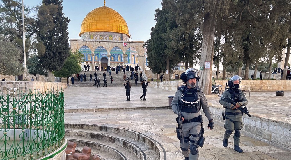 Israeli forces brutally assault worshipers at al-Aqsa Mosque