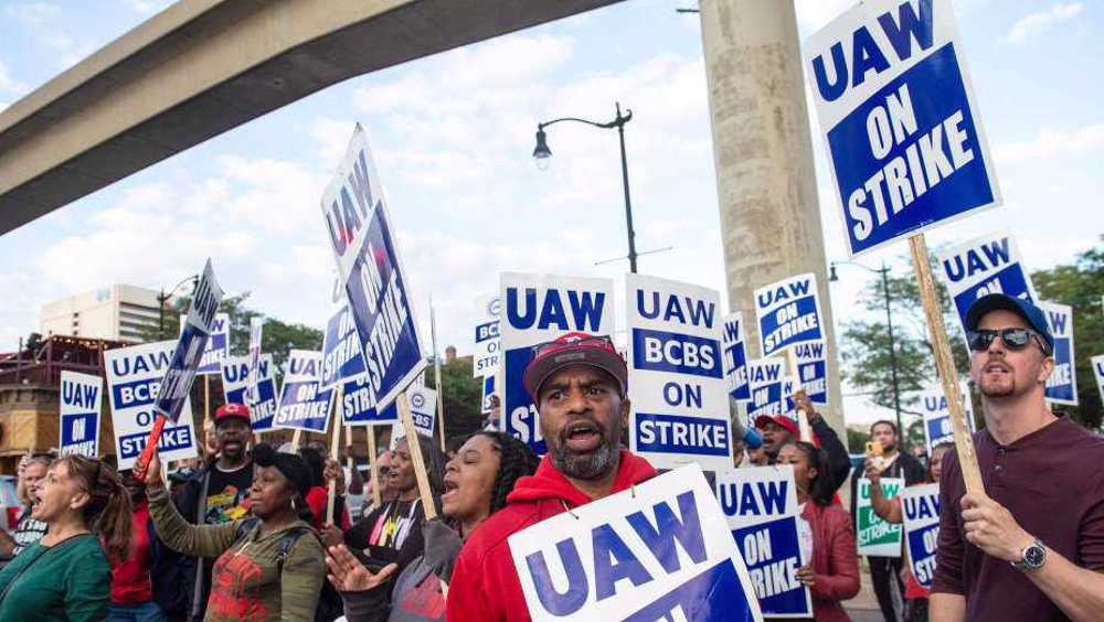 USA : la grève des travailleurs de l'automobile s'étend 