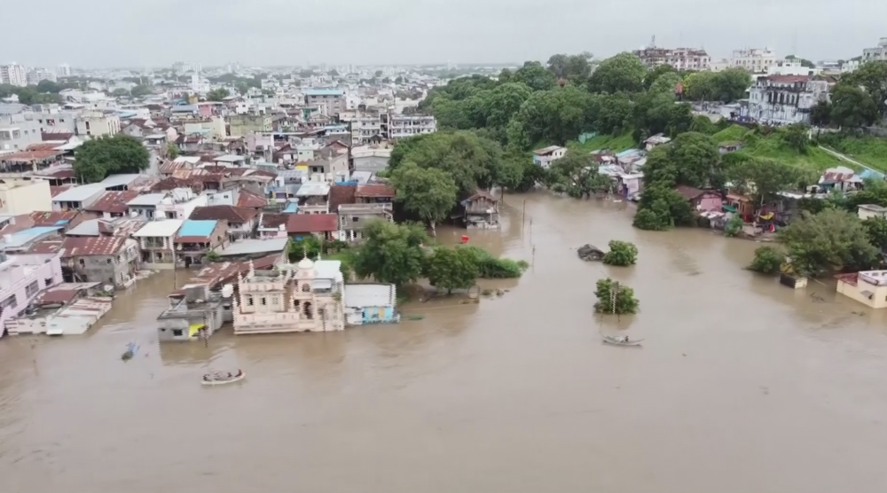 Floods wreak havoc in western, central India